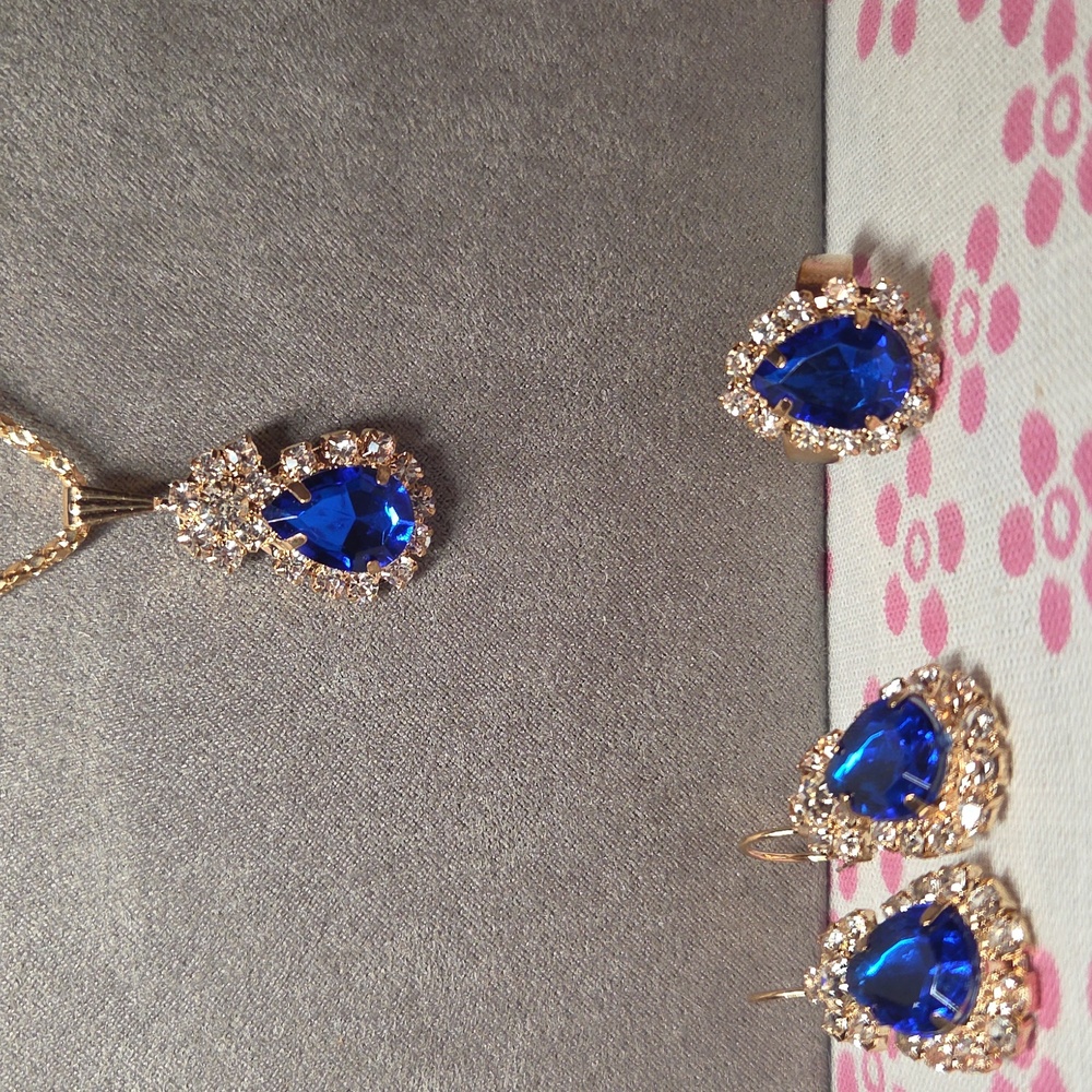 Elegant Blue and Gold Jewelry Set - 3 Pieces
